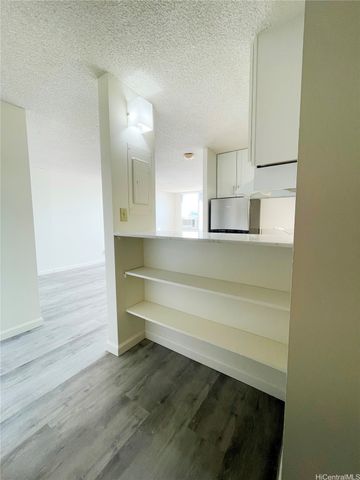98-288 Kaonohi Street 2704, Aiea, HI 96701