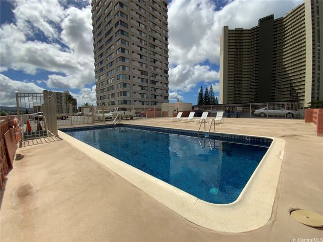 98-288 Kaonohi Street 2704, Aiea, HI 96701