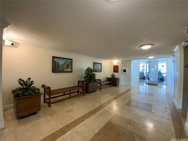 98-288 Kaonohi Street 2704, Aiea, HI 96701