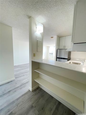 98-288 Kaonohi Street 2704, Aiea, HI 96701