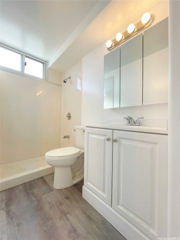 98-288 Kaonohi Street 2704, Aiea, HI 96701