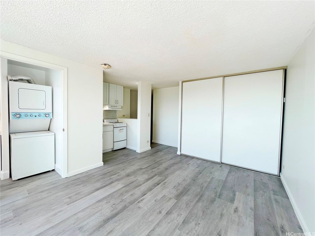 98-288 Kaonohi Street 2704, Aiea, HI 96701