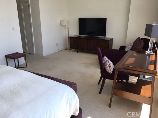 900 W Olympic Boulevard 32B, Los Angeles, CA 90015