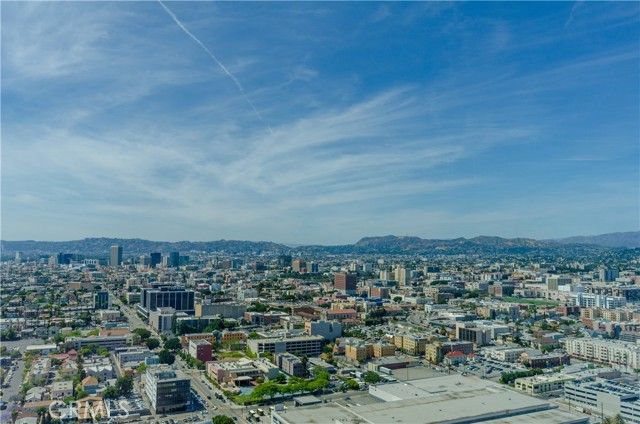 900 W Olympic Boulevard 32B, Los Angeles, CA 90015