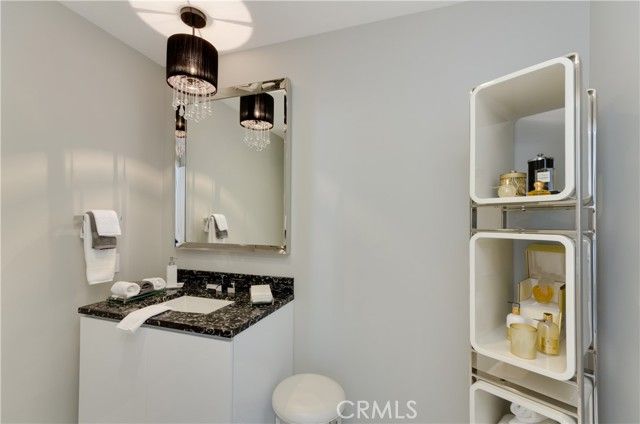 900 W Olympic Boulevard 32B, Los Angeles, CA 90015