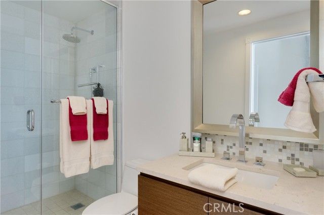 900 W Olympic Boulevard 32B, Los Angeles, CA 90015