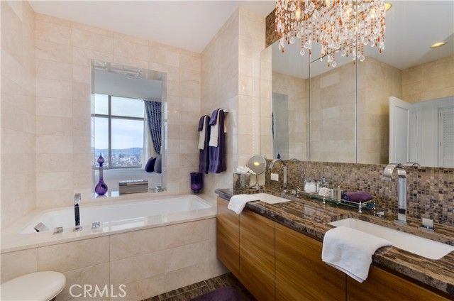 900 W Olympic Boulevard 32B, Los Angeles, CA 90015