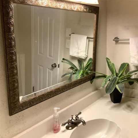 1011 Misty Lea Lane, Houston, TX 77090