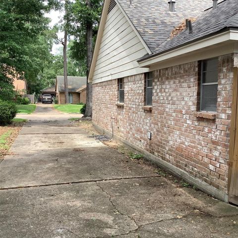 1011 Misty Lea Lane, Houston, TX 77090