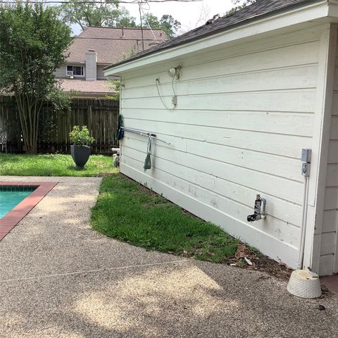 1011 Misty Lea Lane, Houston, TX 77090