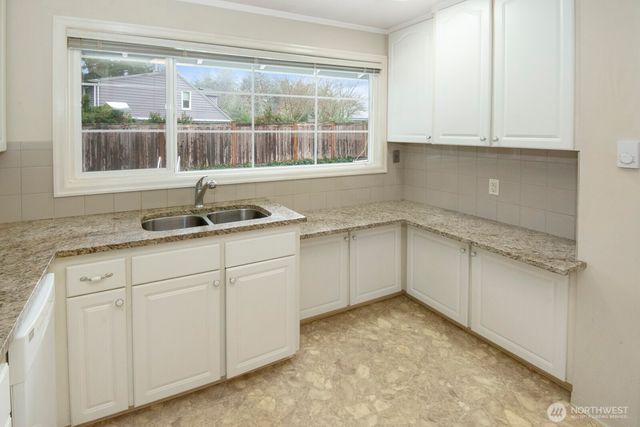 9318 Hipkins Road SW, Lakewood, WA 98498