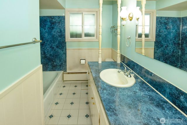 9318 Hipkins Road SW, Lakewood, WA 98498