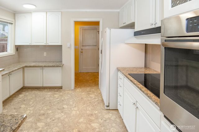 9318 Hipkins Road SW, Lakewood, WA 98498