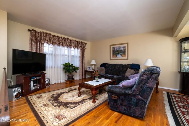 1226 E County Line Road E, Lakewood, NJ 08701