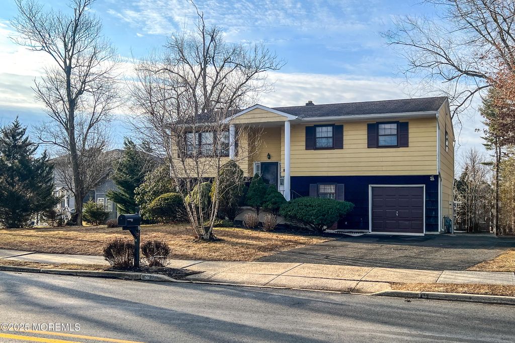 1226 E County Line Road E, Lakewood, NJ 08701