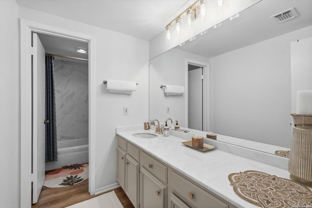 3678 Hidden Dr Apt 101, San Antonio, TX 78217