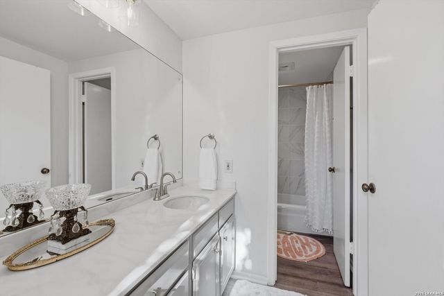 3678 Hidden Dr Apt 101, San Antonio, TX 78217