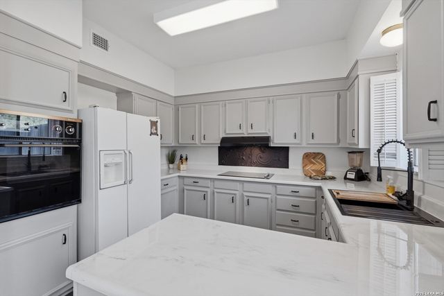 3678 Hidden Dr Apt 101, San Antonio, TX 78217