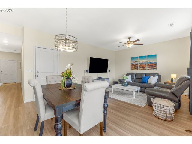 1228 W 16TH Ave, La Center, WA 98629