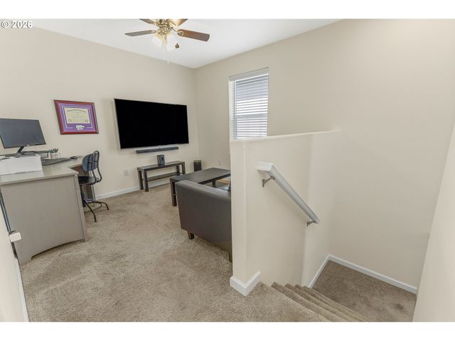 1228 W 16TH Ave, La Center, WA 98629