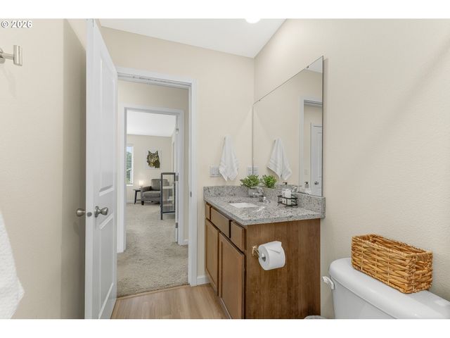 1228 W 16TH Ave, La Center, WA 98629