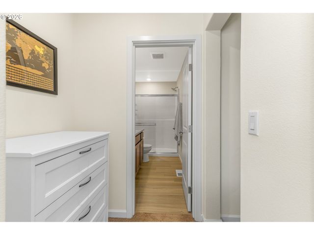 1228 W 16TH Ave, La Center, WA 98629