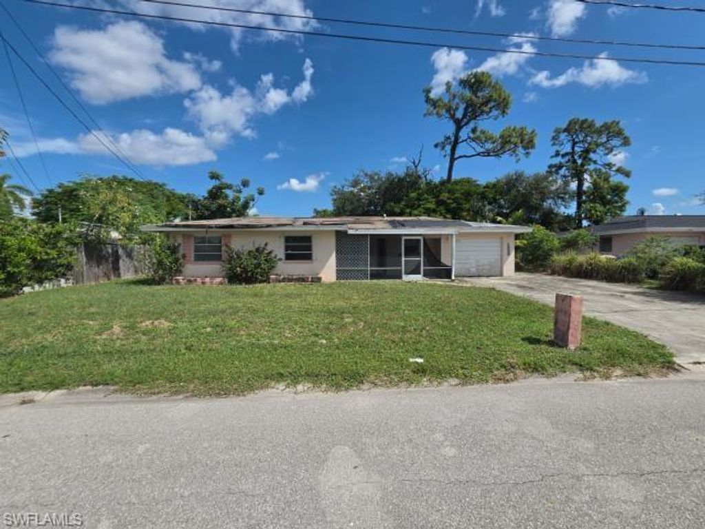 1637 Merrimack CT, Fort Myers, FL 33907