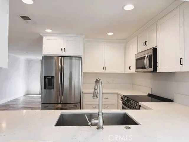 22287 Modina, Laguna Hills, CA 92653