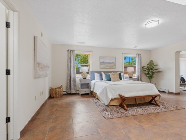 9801 Riverside Road NW, Albuquerque, NM 87114