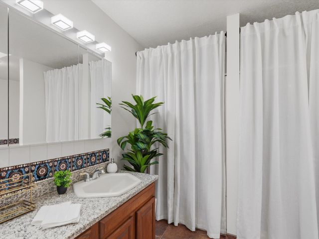 9801 Riverside Road NW, Albuquerque, NM 87114