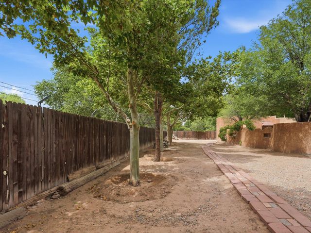 9801 Riverside Road NW, Albuquerque, NM 87114