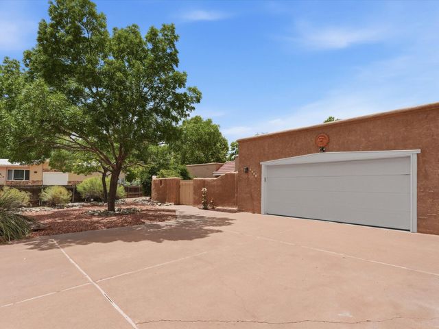 9801 Riverside Road NW, Albuquerque, NM 87114