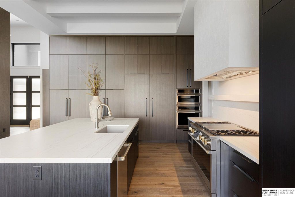 20928 Barbara Plaza Circle, Elkhorn, NE 68022