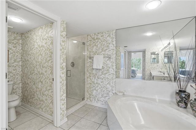 26880 Wedgewood DR 402, Bonita Springs, FL 34134