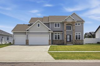 2736 70th Avenue S, Fargo, ND 58104