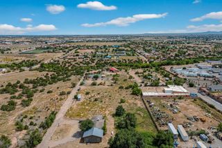 3974 Fields, Santa Fe, NM 87507