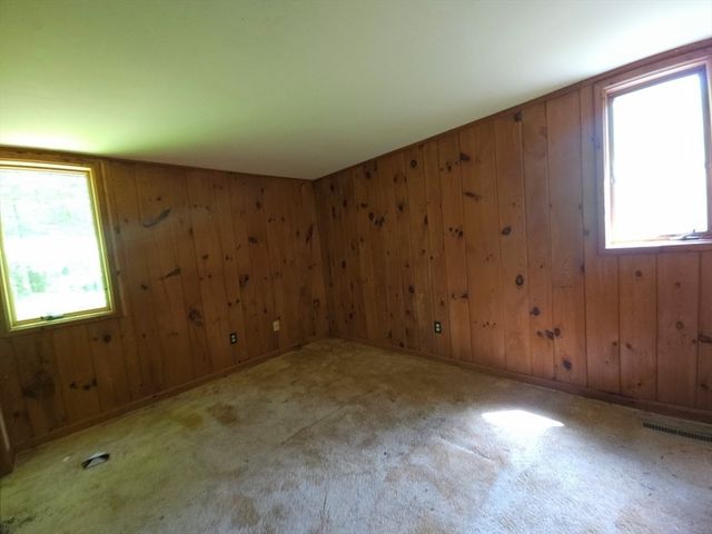 119 Buffam Rd, Pelham, MA 01002