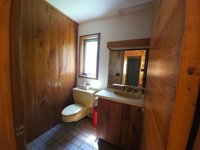 119 Buffam Rd, Pelham, MA 01002