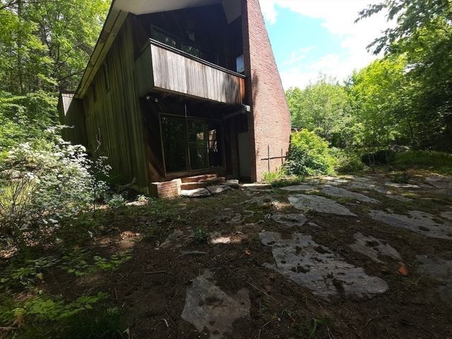 119 Buffam Rd, Pelham, MA 01002