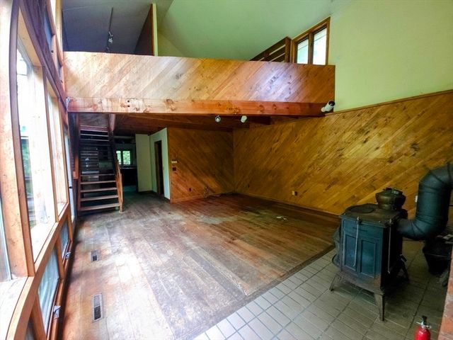 119 Buffam Rd, Pelham, MA 01002