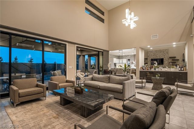 18 Garden Rain Drive, Las Vegas, NV 89135