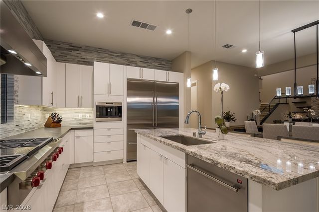 18 Garden Rain Drive, Las Vegas, NV 89135