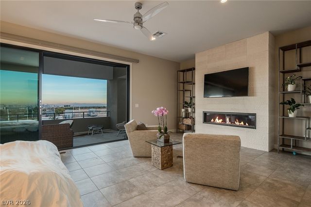 18 Garden Rain Drive, Las Vegas, NV 89135