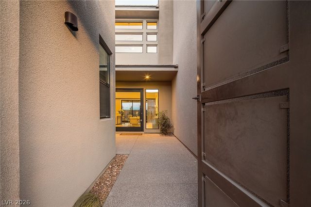 18 Garden Rain Drive, Las Vegas, NV 89135