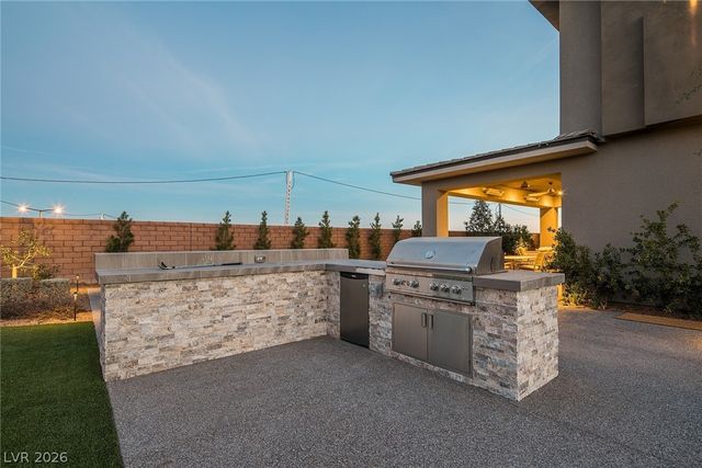 18 Garden Rain Drive, Las Vegas, NV 89135