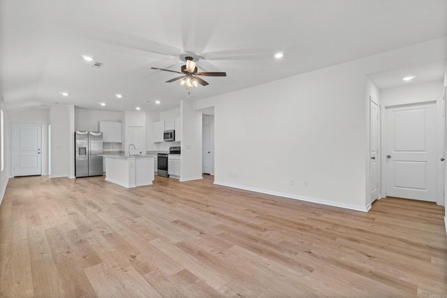 8017 Chesapeake Trail, Bauxite, AR 72011