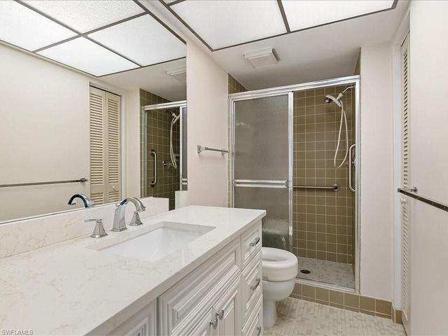1200 Cherrystone CT B-109, Naples, FL 34102
