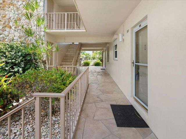 1200 Cherrystone CT B-109, Naples, FL 34102