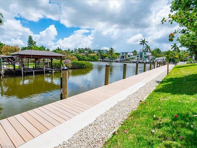 1200 Cherrystone CT B-109, Naples, FL 34102