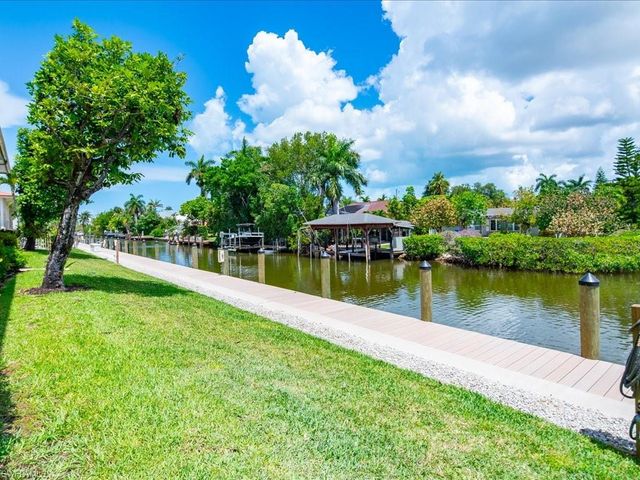 1200 Cherrystone CT B-109, Naples, FL 34102
